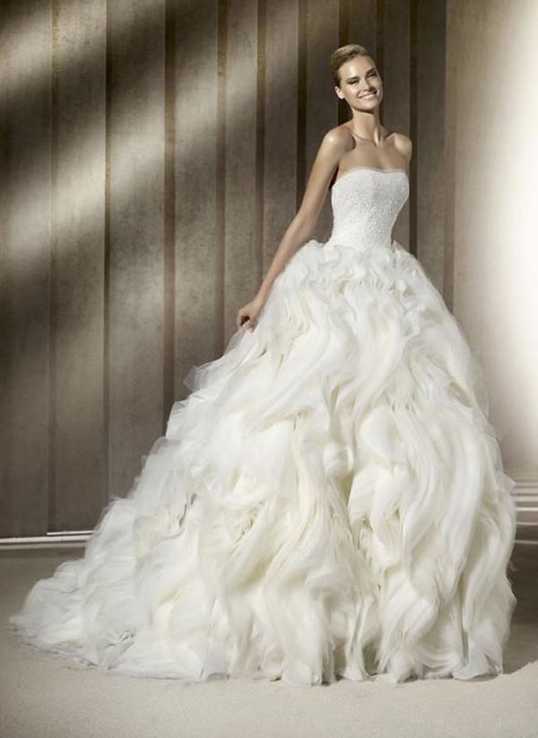 how-to-style-your-wedding-dress-with-fur-5 | WeddingElation