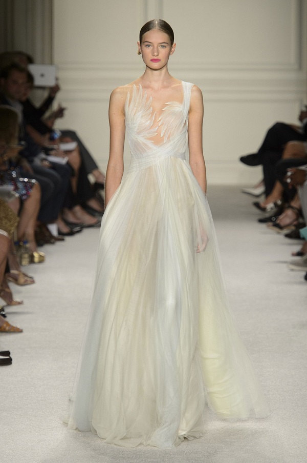 10 Dresses From New York Fashion Week That Make Unusual Wedding Outfit ...