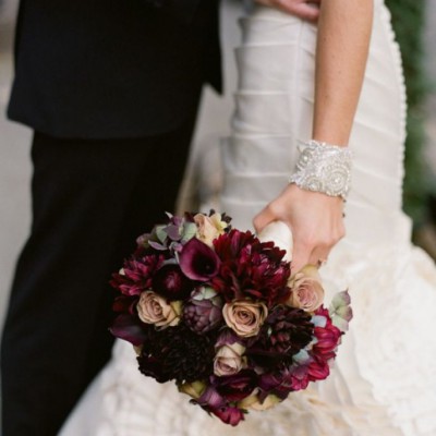 Best Dark Flowers For Your Statement Wedding Bouquet | WeddingElation